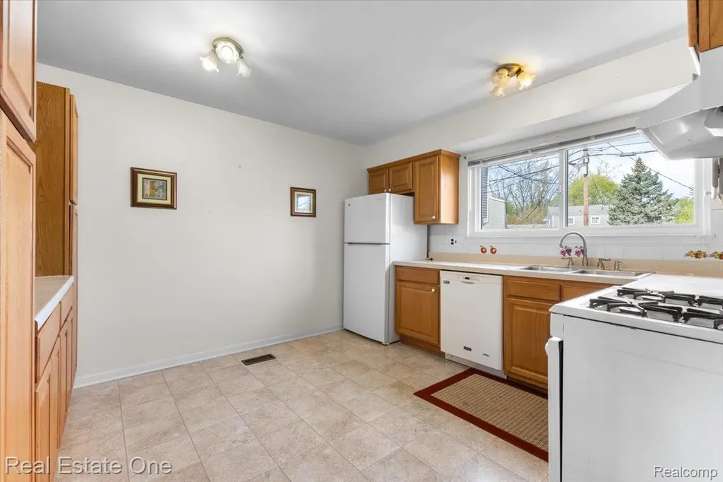 2607 Patrick Henry Auburn Hills City MI 48326