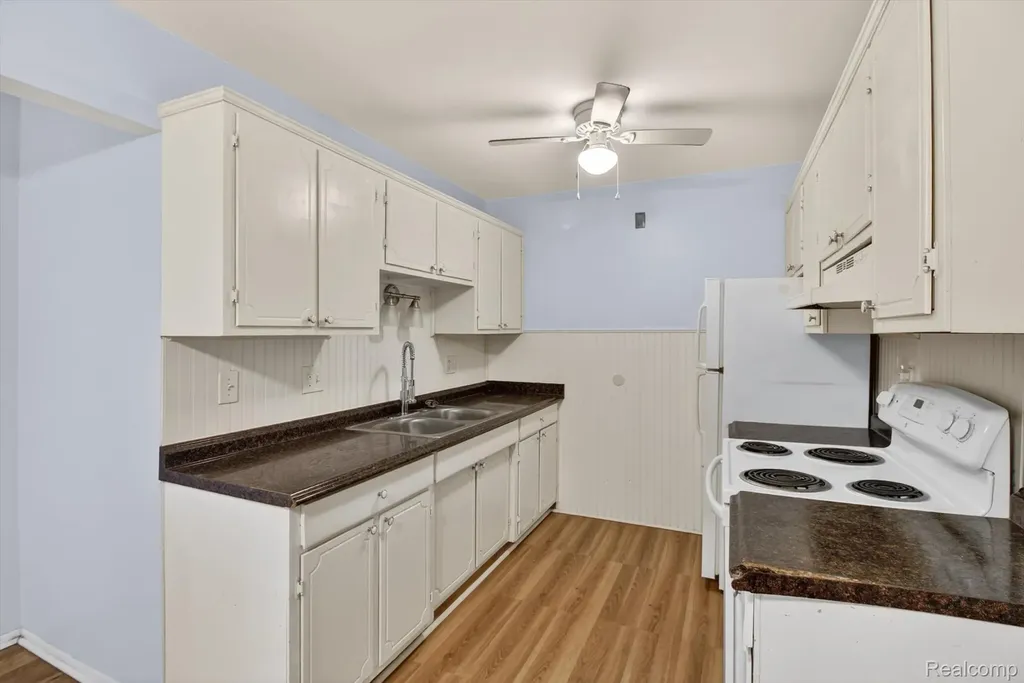 25301 5 Mile Road Redford Charter Township MI 48239