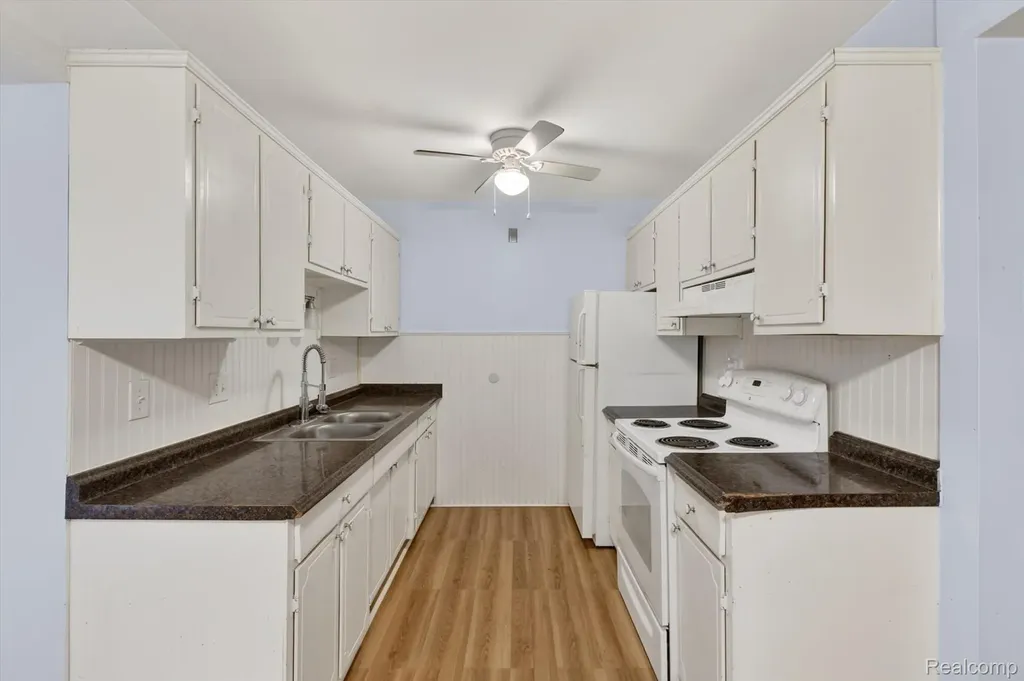 25301 5 Mile Road Redford Charter Township MI 48239
