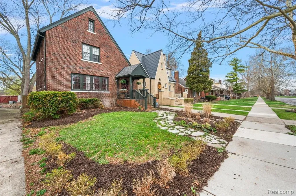 463 Lakewood Street Detroit City MI 48215