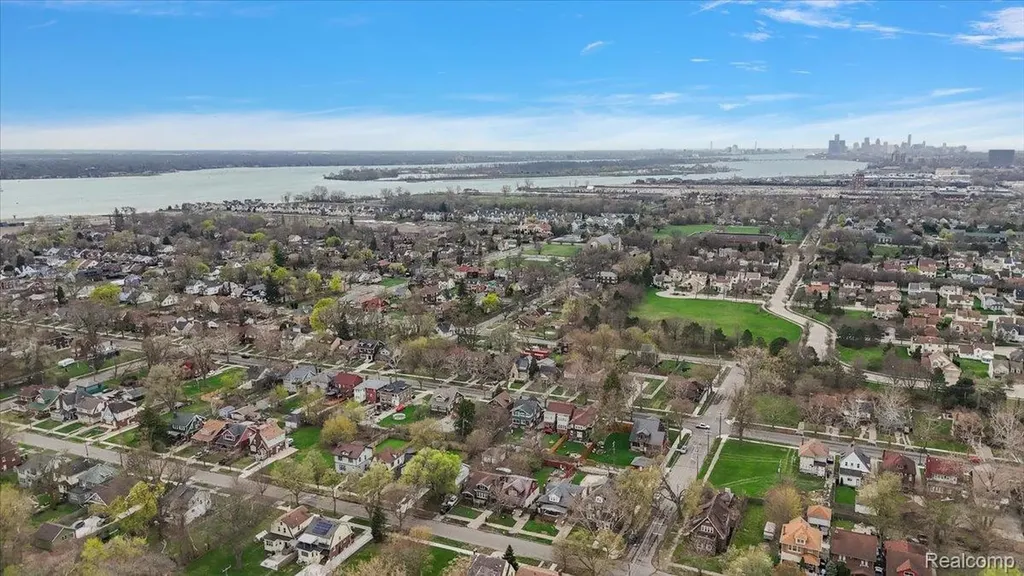 463 Lakewood Street Detroit City MI 48215
