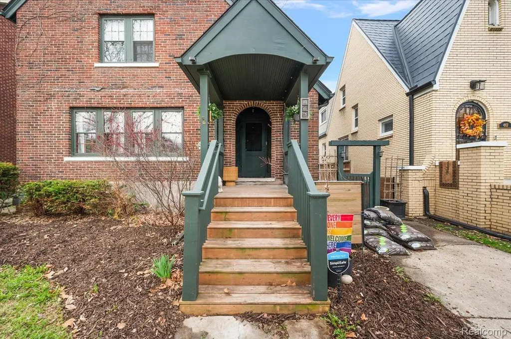 463 Lakewood Street Detroit City MI 48215