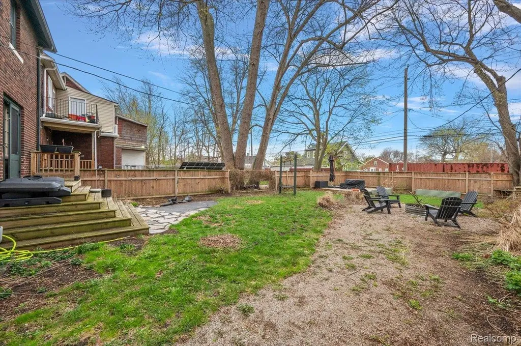 463 Lakewood Street Detroit City MI 48215