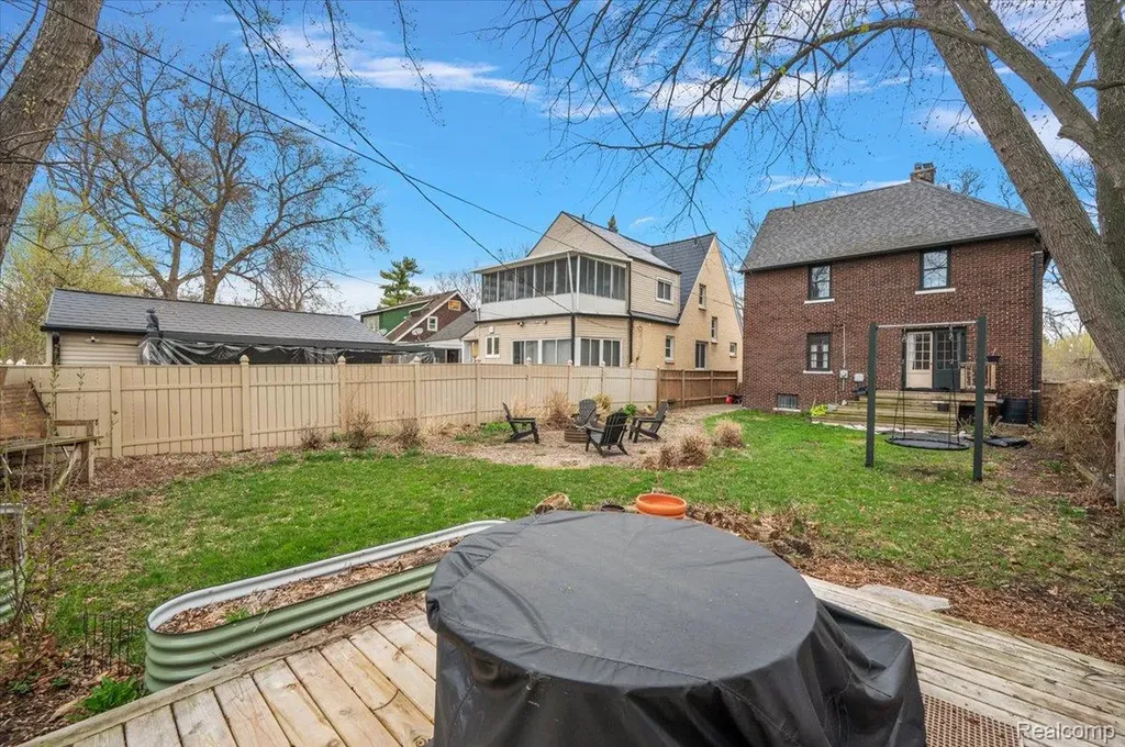 463 Lakewood Street Detroit City MI 48215