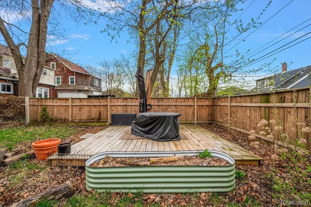 463 Lakewood Street Detroit City MI 48215