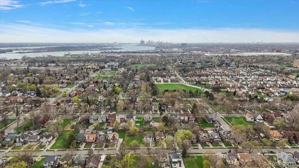 463 Lakewood Street Detroit City MI 48215