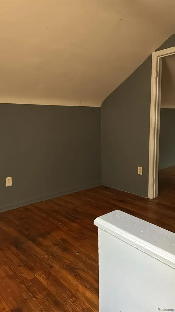 15480 Saratoga Street Detroit City MI 48205