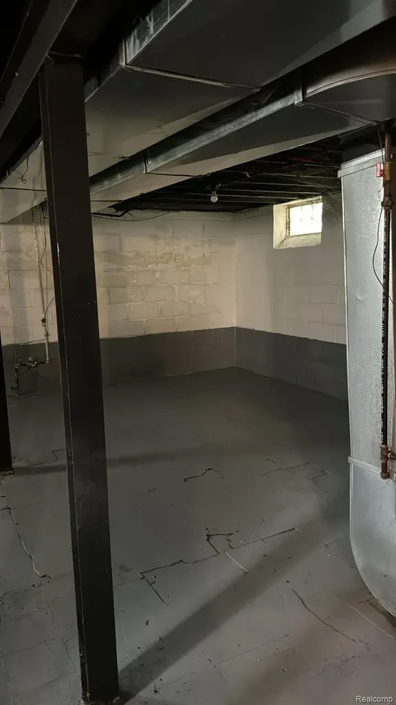 15480 Saratoga Street Detroit City MI 48205