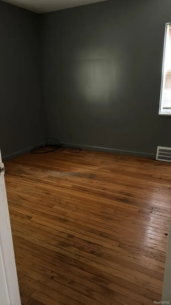 15480 Saratoga Street Detroit City MI 48205