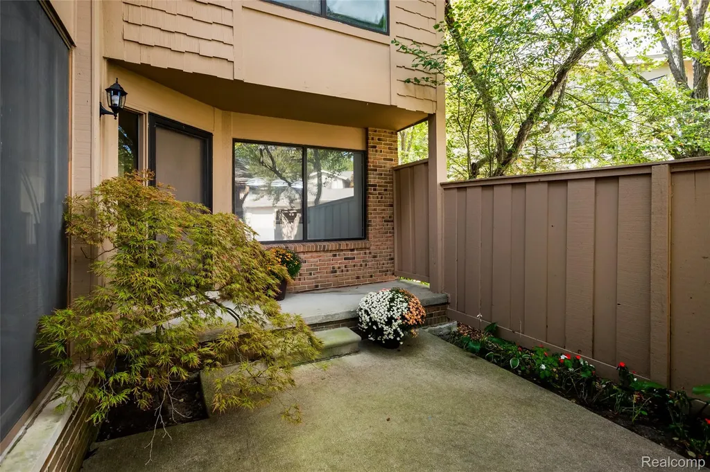 7118 Pebble Park Drive West Bloomfield Charter Township MI 48322