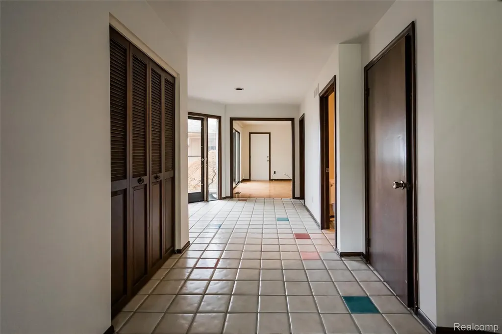 7118 Pebble Park Drive West Bloomfield Charter Township MI 48322