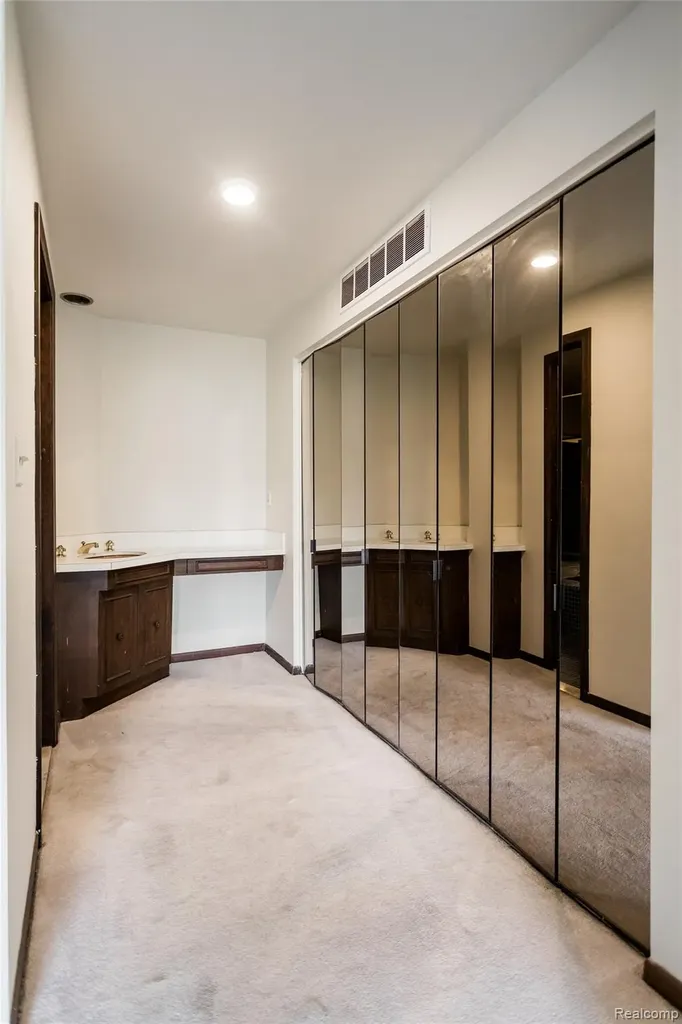 7118 Pebble Park Drive West Bloomfield Charter Township MI 48322