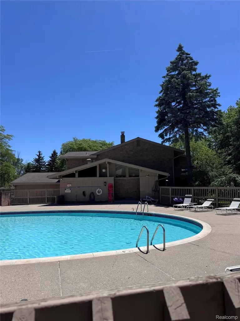 7118 Pebble Park Drive West Bloomfield Charter Township MI 48322