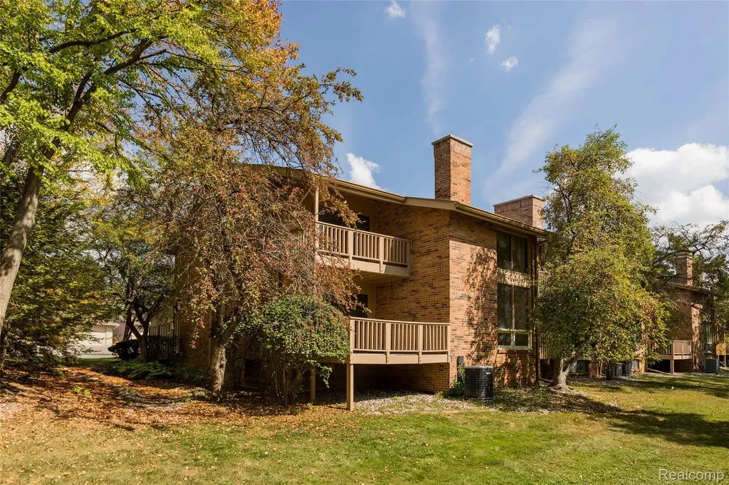 7118 Pebble Park Drive West Bloomfield Charter Township MI 48322
