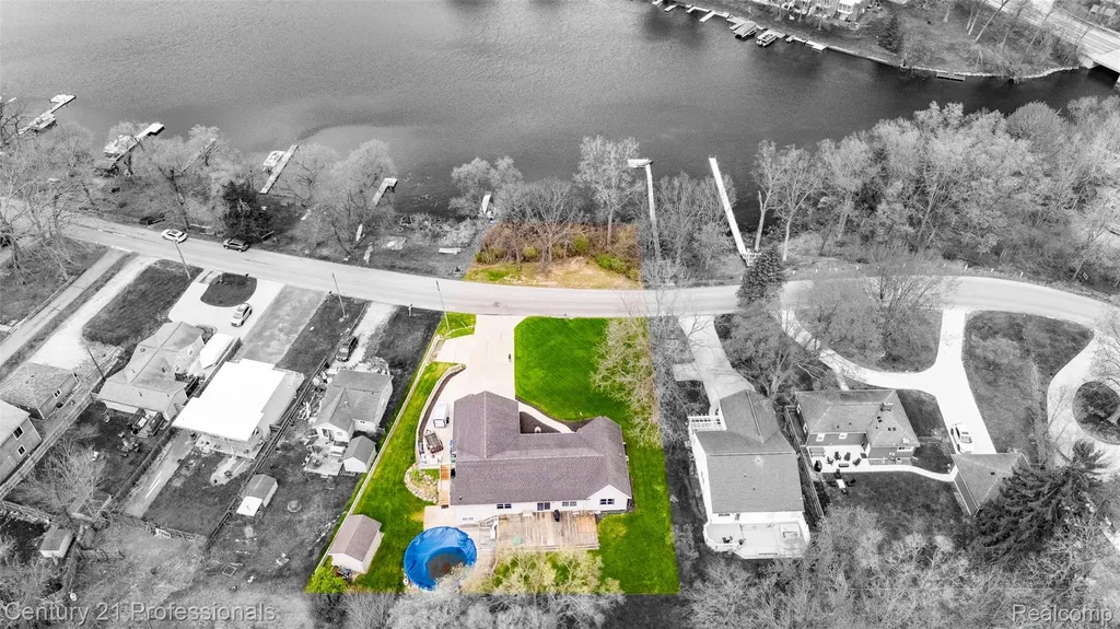6591 Windiate Road Waterford Charter Township MI 48329