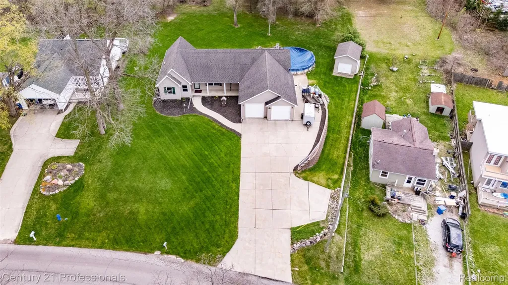 6591 Windiate Road Waterford Charter Township MI 48329