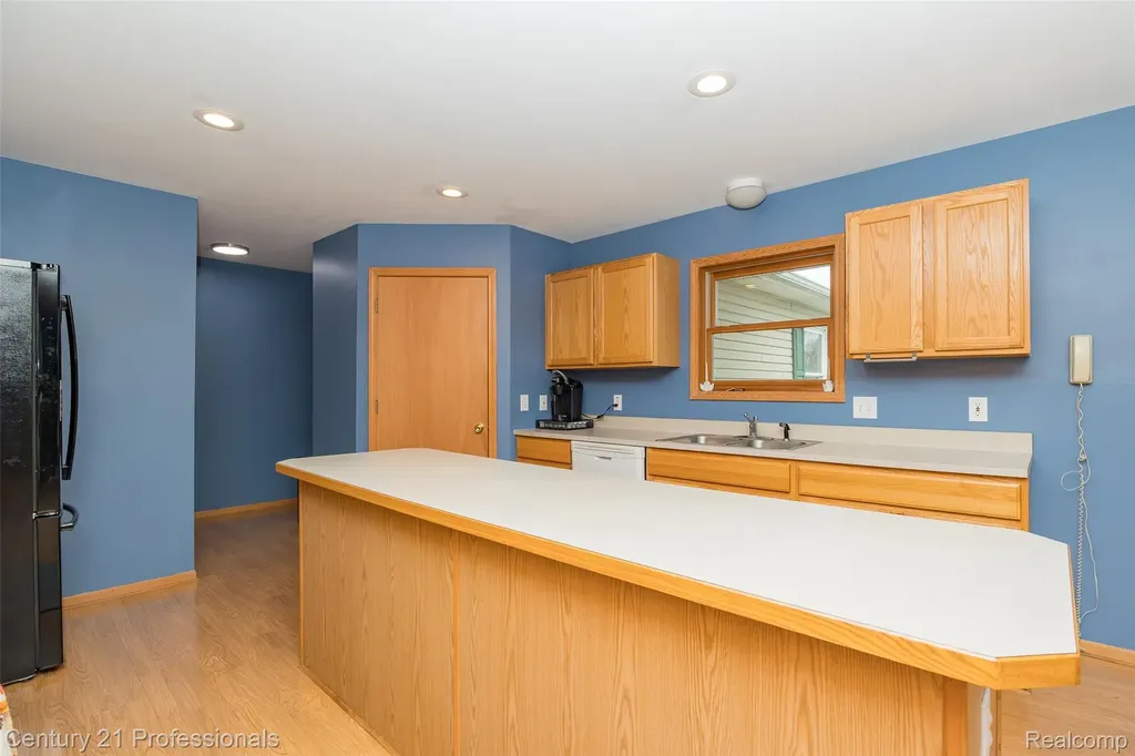 6591 Windiate Road Waterford Charter Township MI 48329