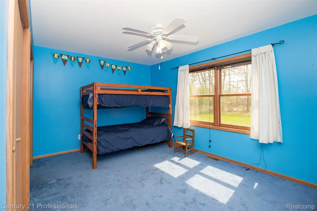 6591 Windiate Road Waterford Charter Township MI 48329