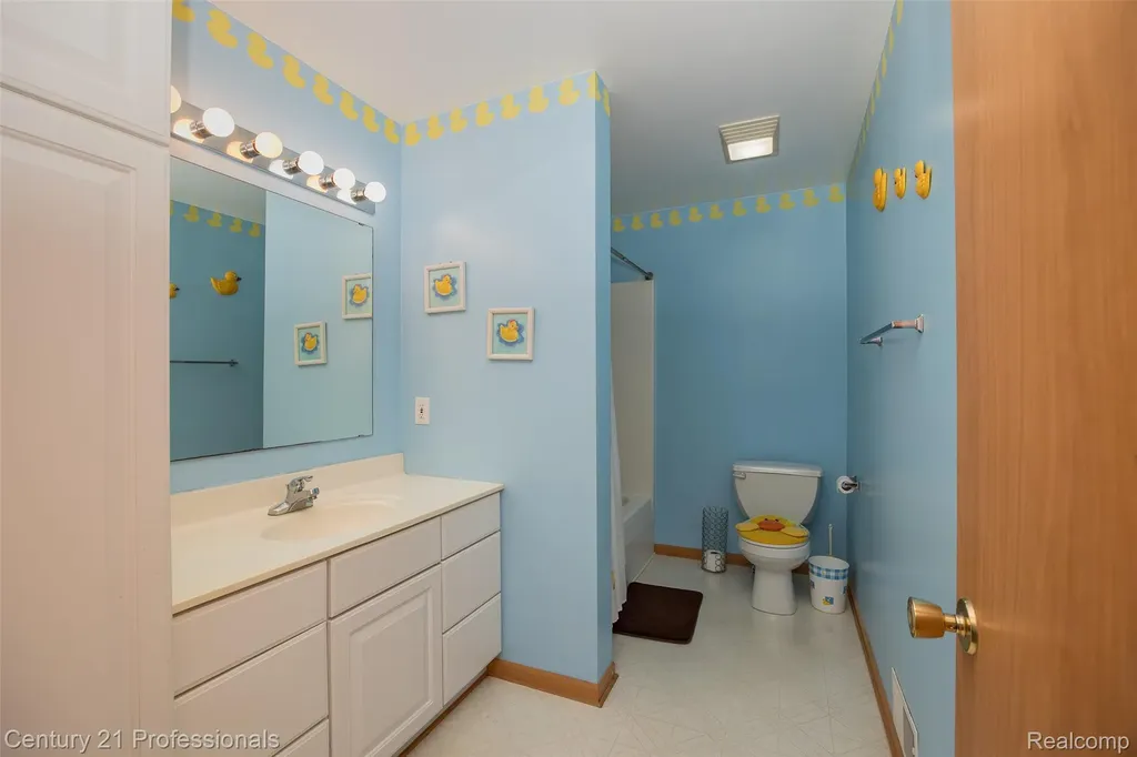 6591 Windiate Road Waterford Charter Township MI 48329