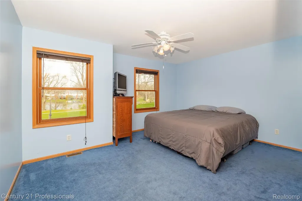6591 Windiate Road Waterford Charter Township MI 48329