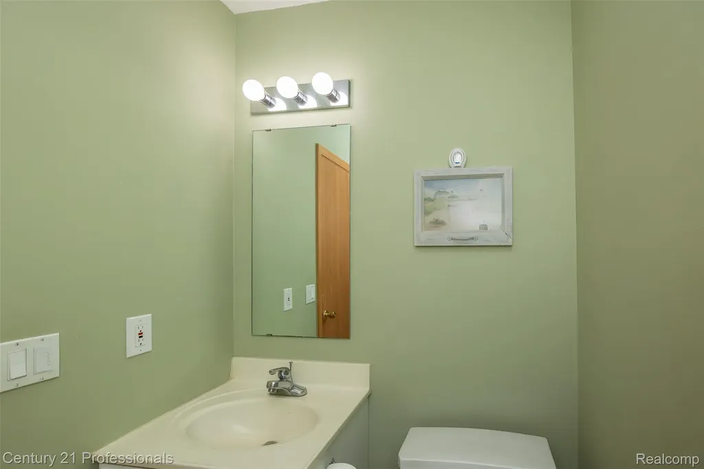 6591 Windiate Road Waterford Charter Township MI 48329