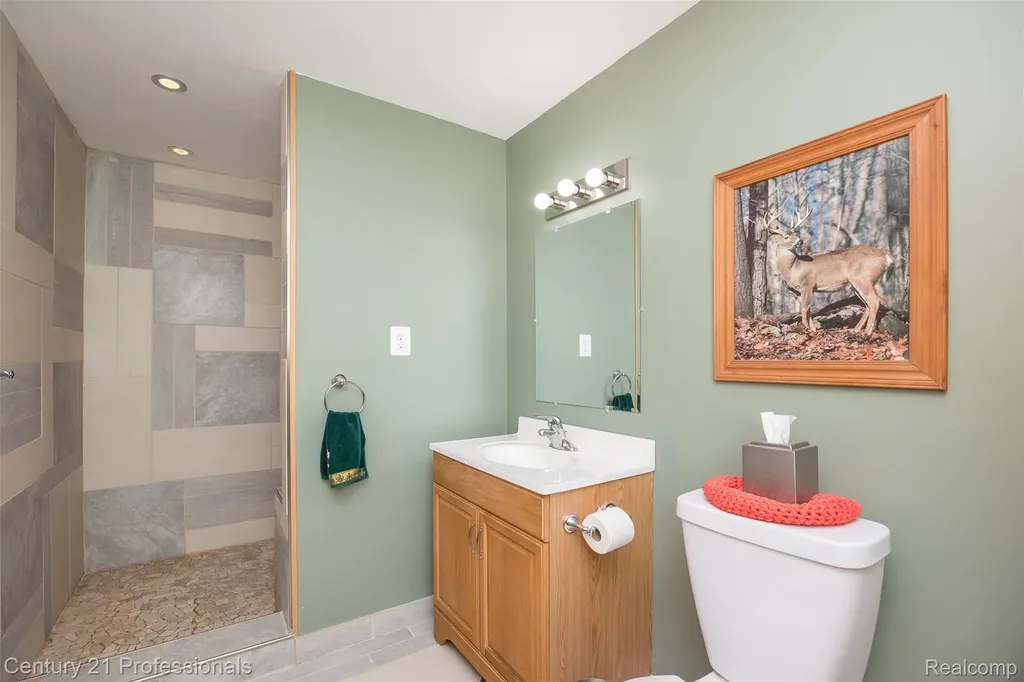 6591 Windiate Road Waterford Charter Township MI 48329