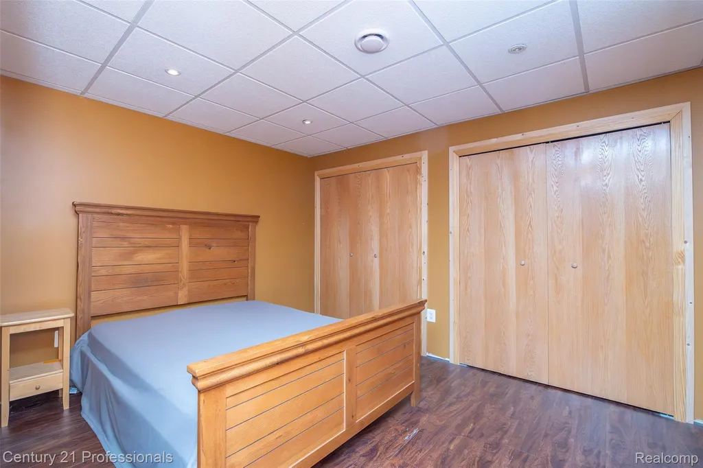 6591 Windiate Road Waterford Charter Township MI 48329