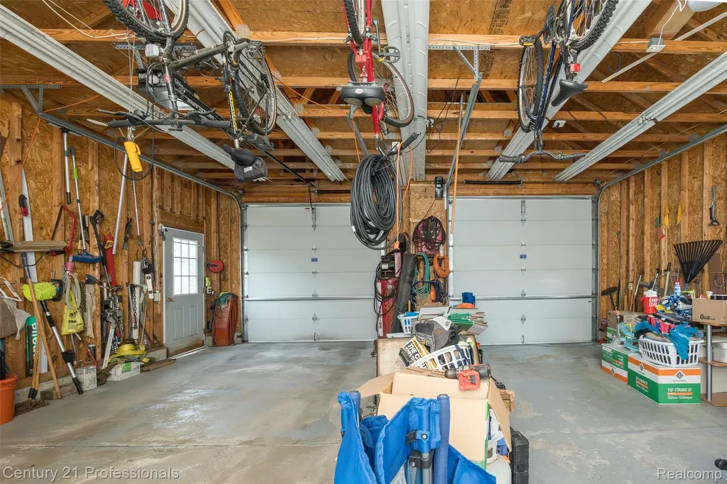 6591 Windiate Road Waterford Charter Township MI 48329