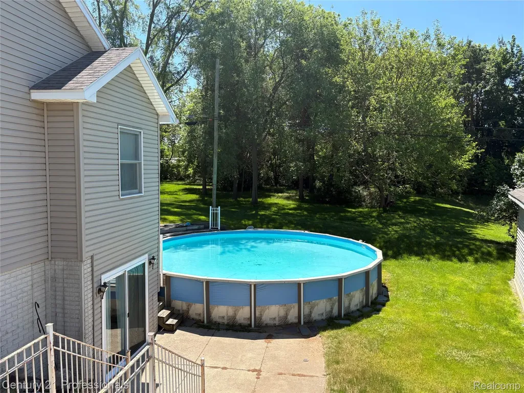 6591 Windiate Road Waterford Charter Township MI 48329