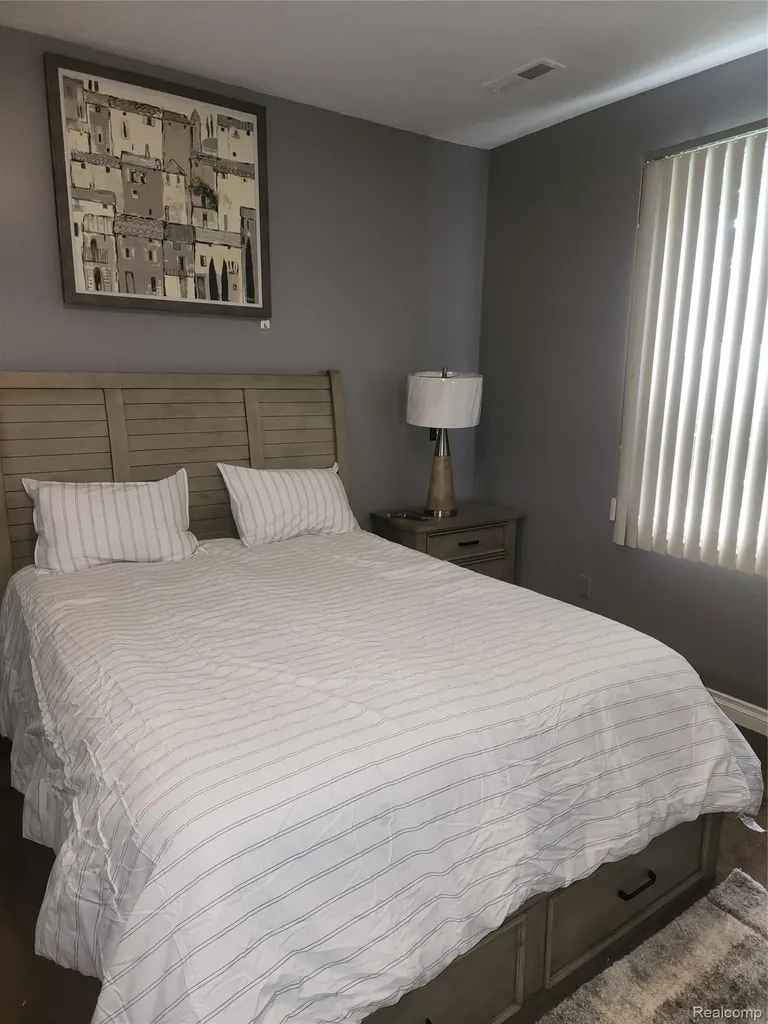 184 Marina Court Detroit City MI 48214