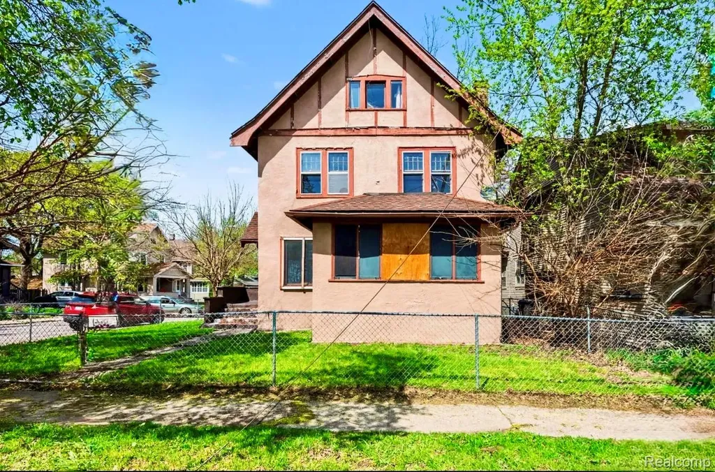 704 Stuart Avenue Kalamazoo City MI 49007