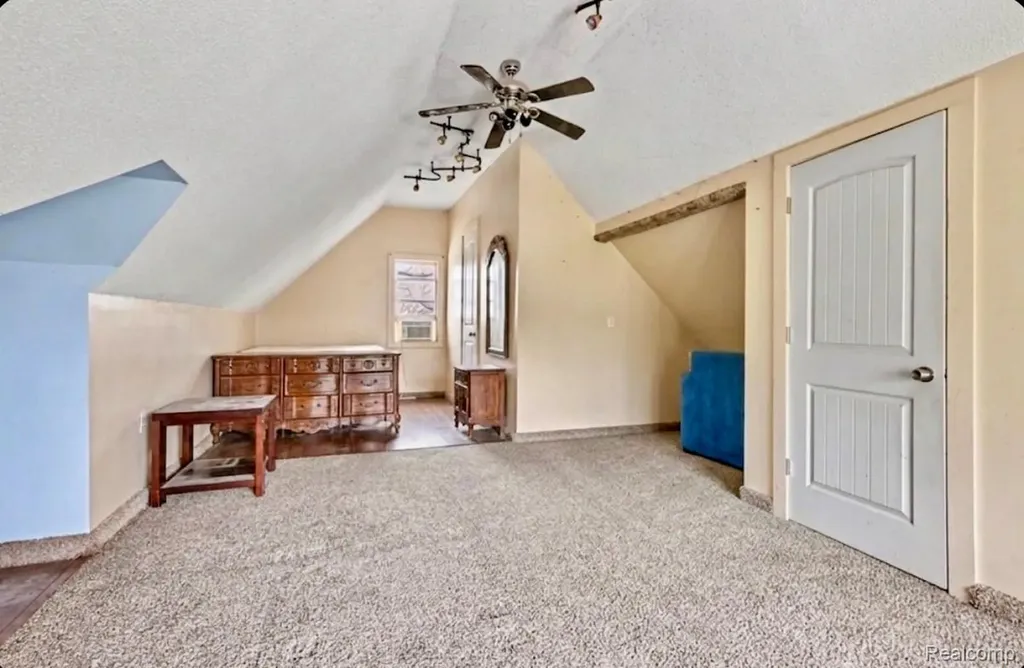 704 Stuart Avenue Kalamazoo City MI 49007