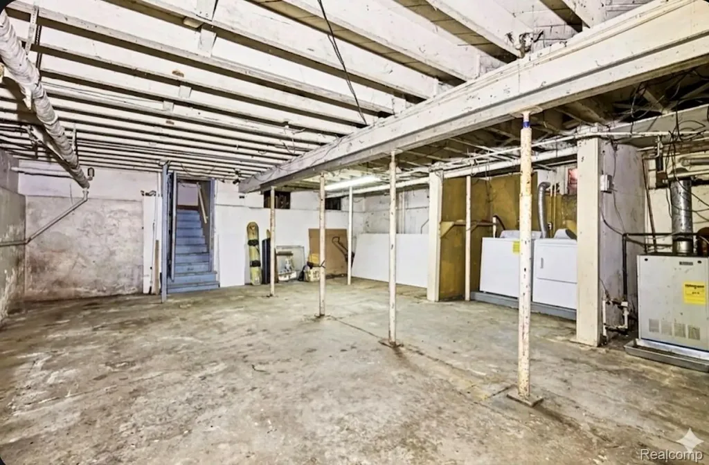 704 Stuart Avenue Kalamazoo City MI 49007