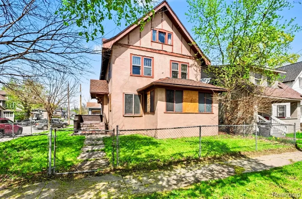 704 Stuart Avenue Kalamazoo City MI 49007