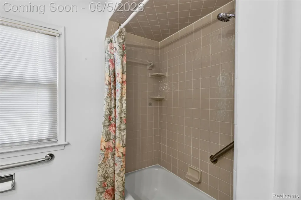 9825 Becker Avenue Allen Park City MI 48101