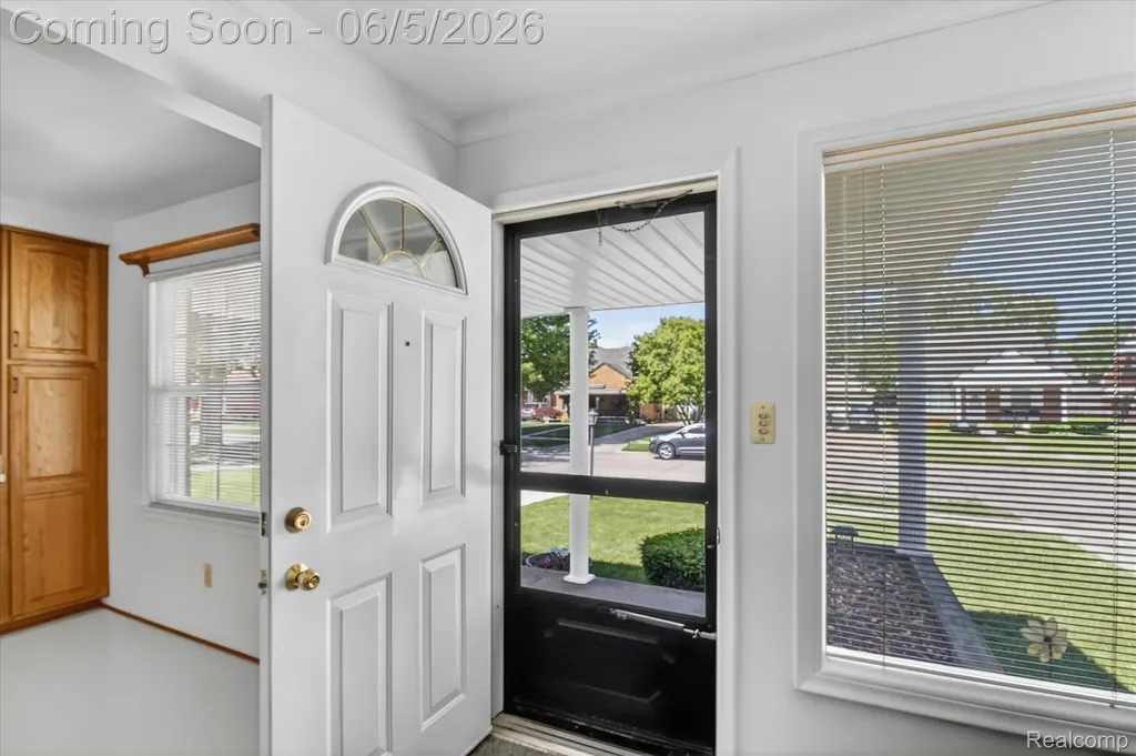 9825 Becker Avenue Allen Park City MI 48101