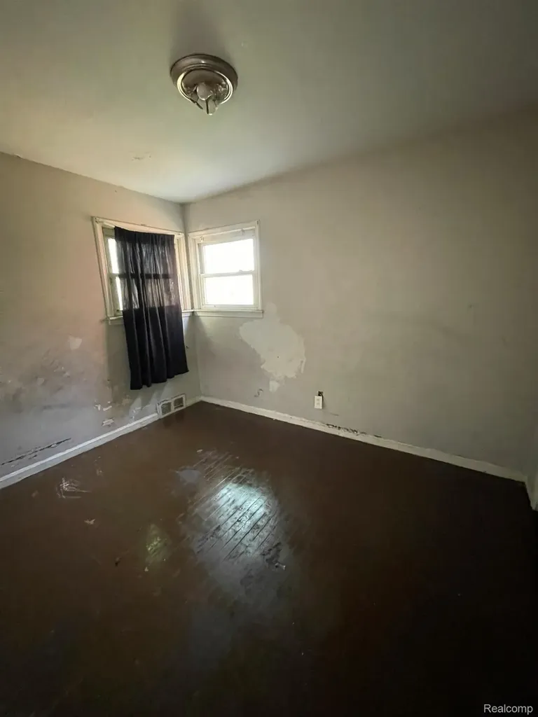 20569 Evergreen Road Detroit City MI 48219
