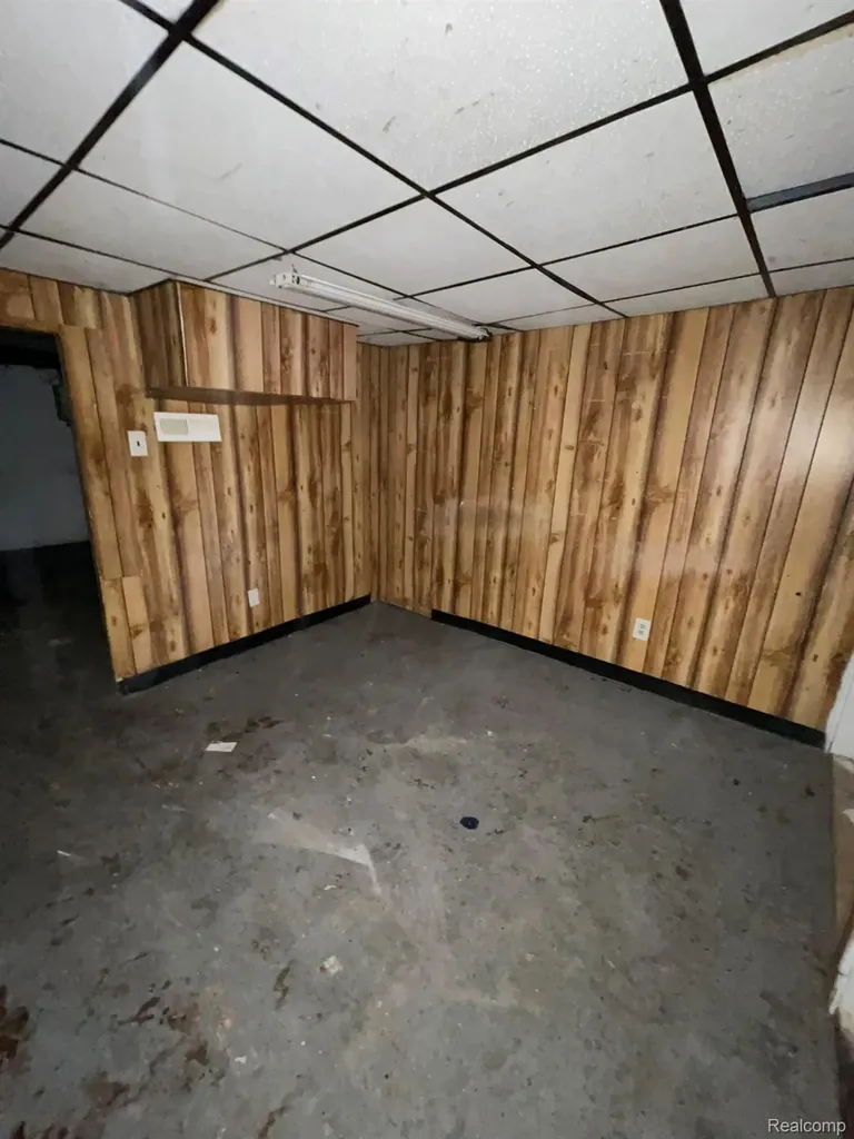 20569 Evergreen Road Detroit City MI 48219