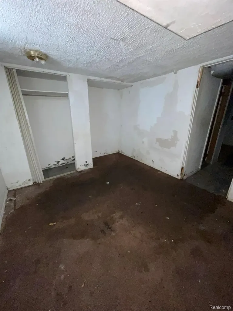 20569 Evergreen Road Detroit City MI 48219