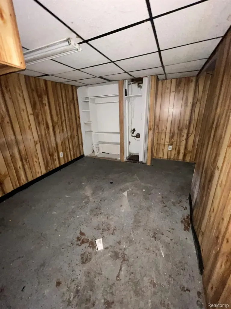 20569 Evergreen Road Detroit City MI 48219