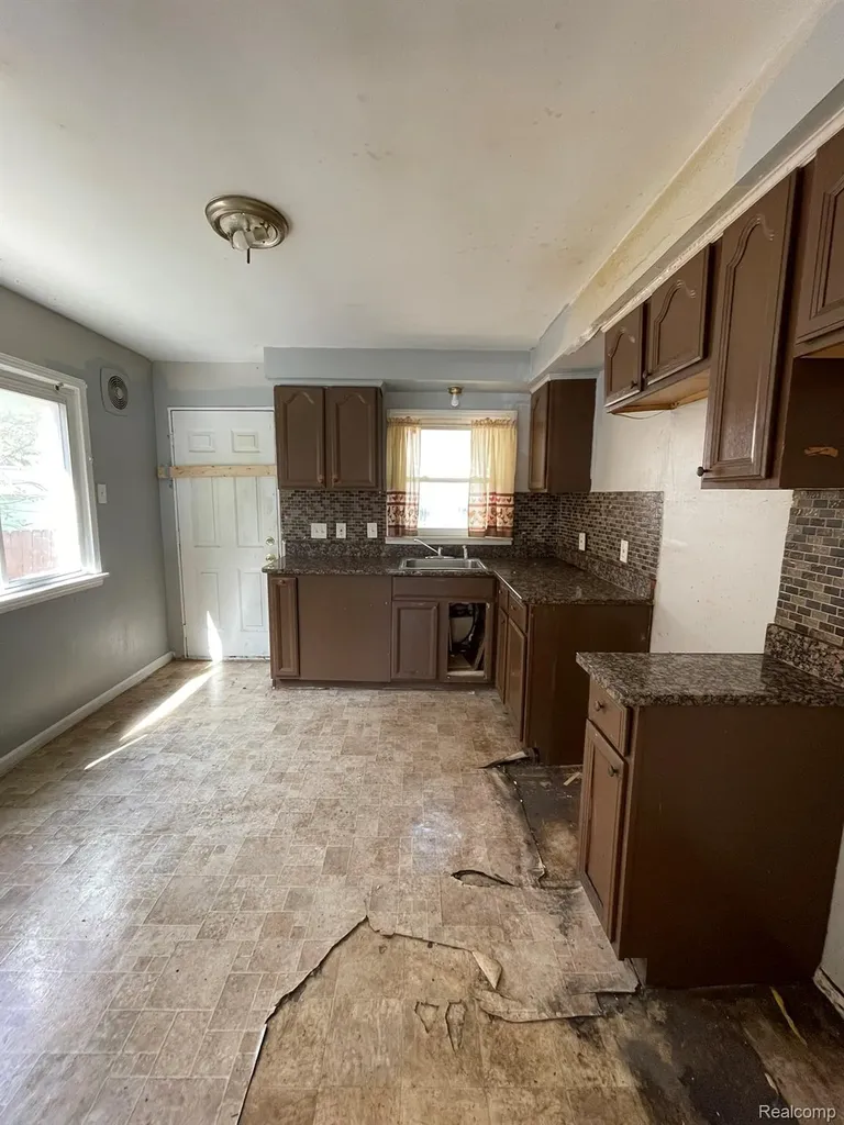 20569 Evergreen Road Detroit City MI 48219