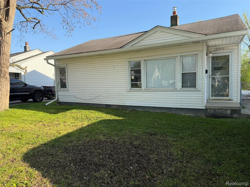 22301 Lange Street St. Clair Shores City MI 48080