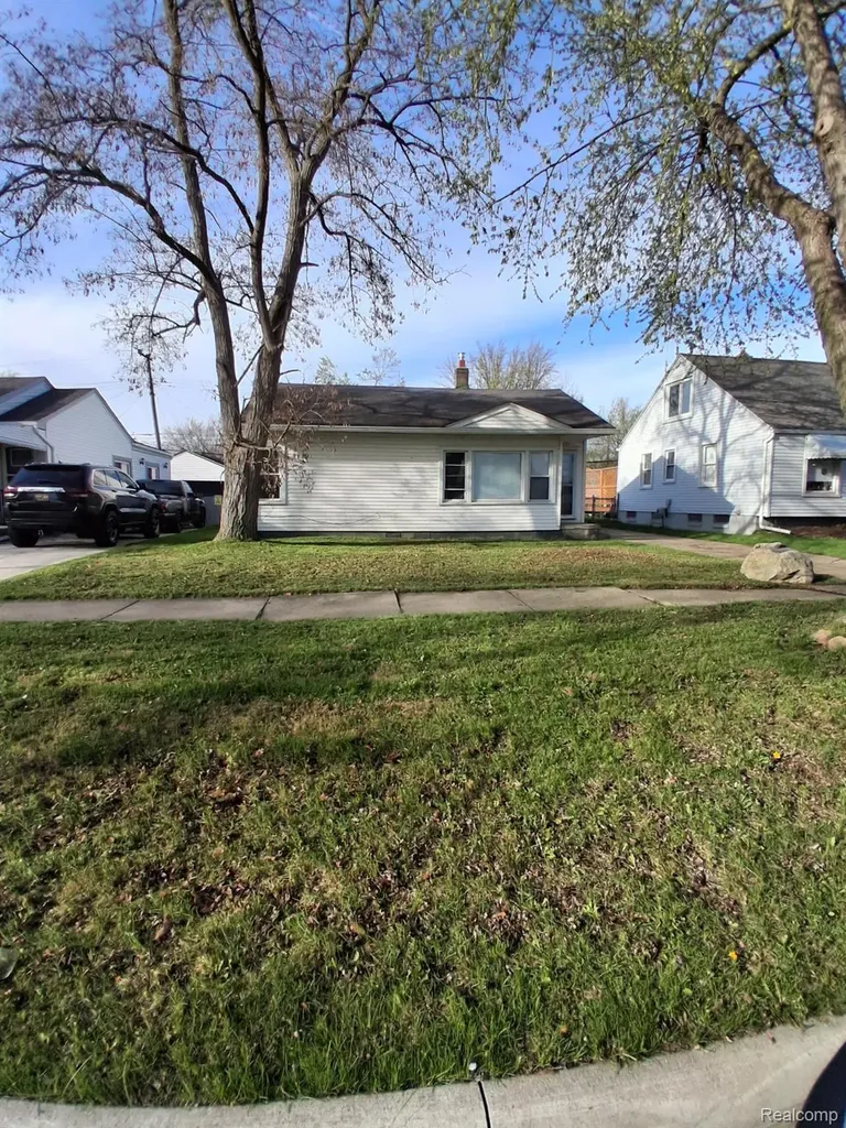 22301 Lange Street St. Clair Shores City MI 48080