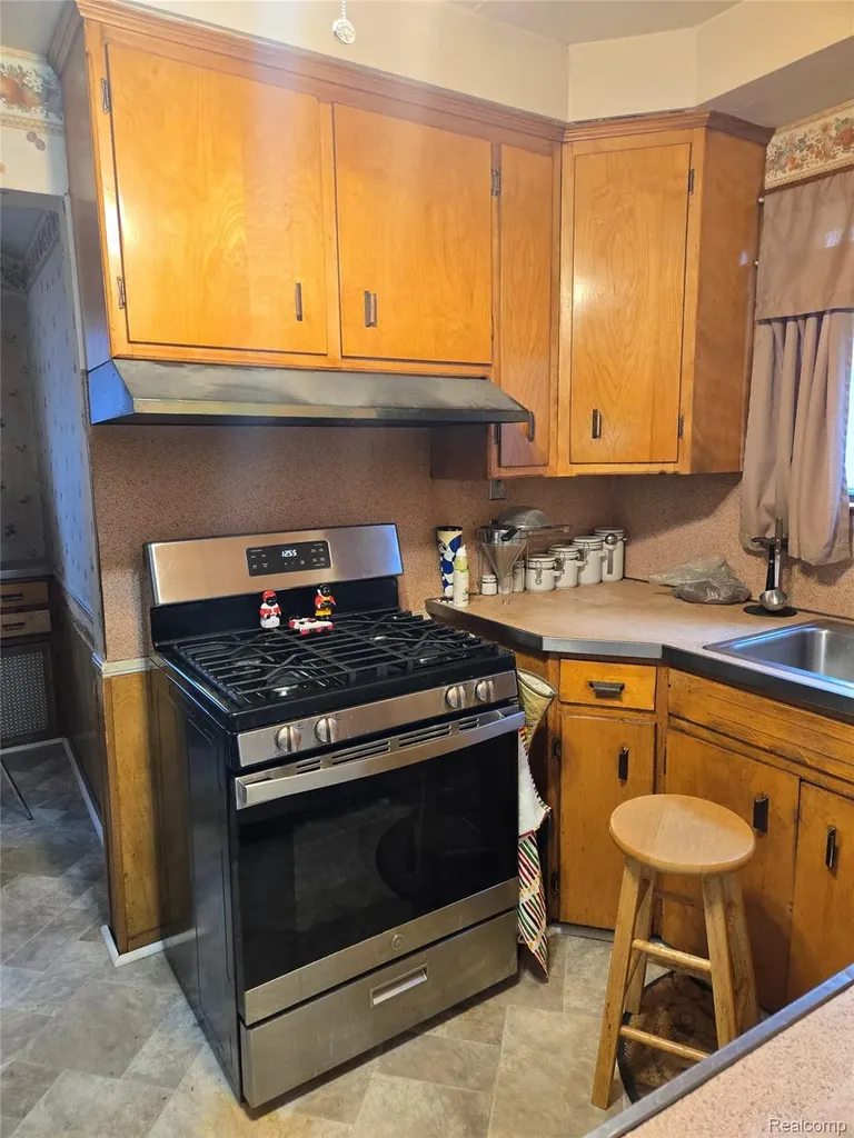 16250 Cherrylawn Street Detroit City MI 48221