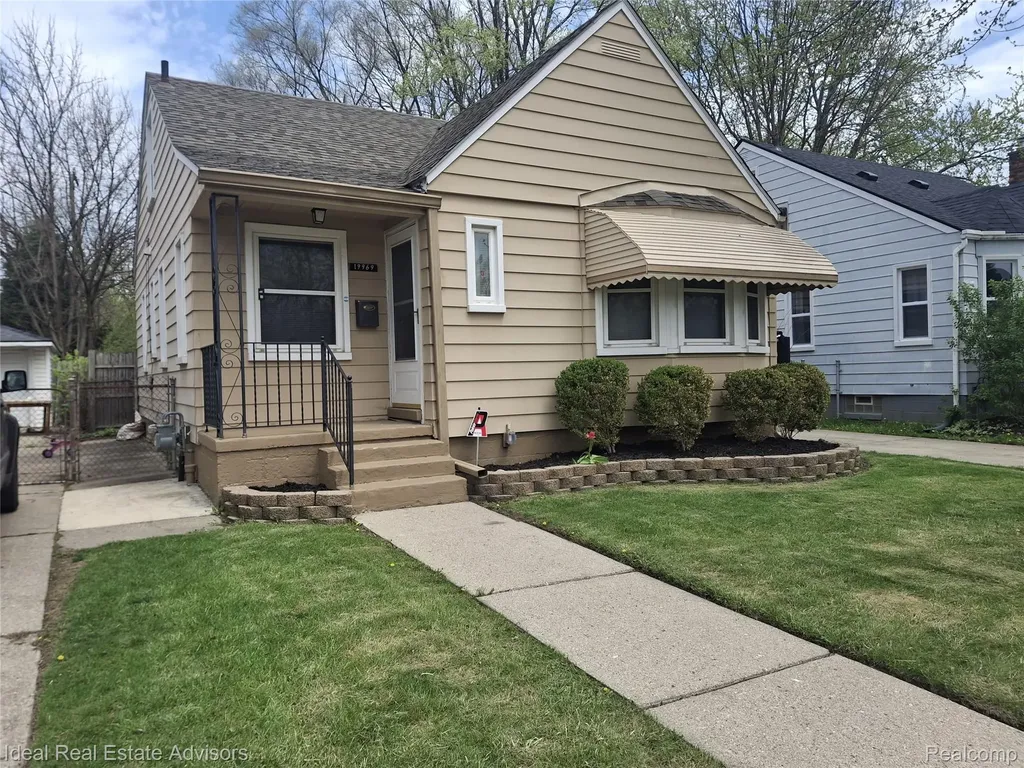 19969 Elkhart Street Harper Woods City MI 48225