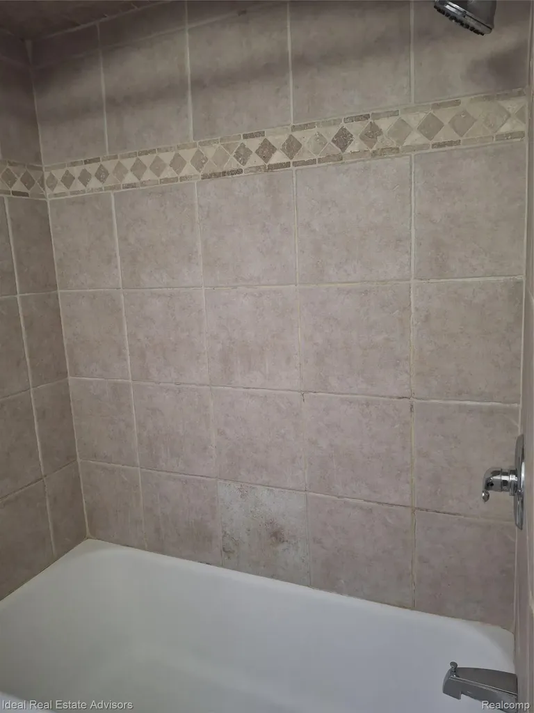 19969 Elkhart Street Harper Woods City MI 48225