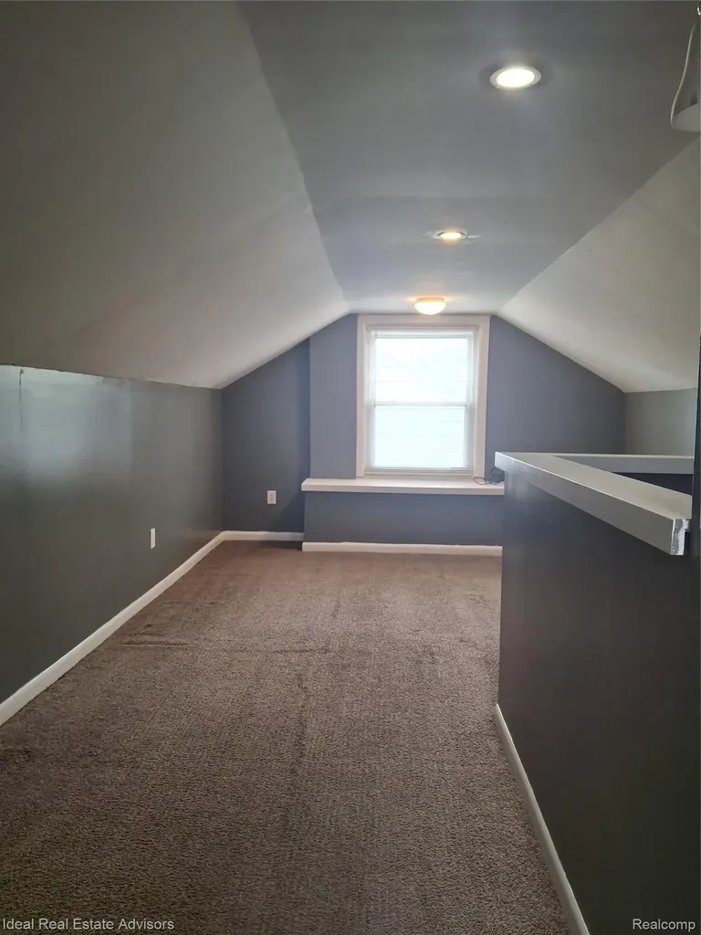 19969 Elkhart Street Harper Woods City MI 48225
