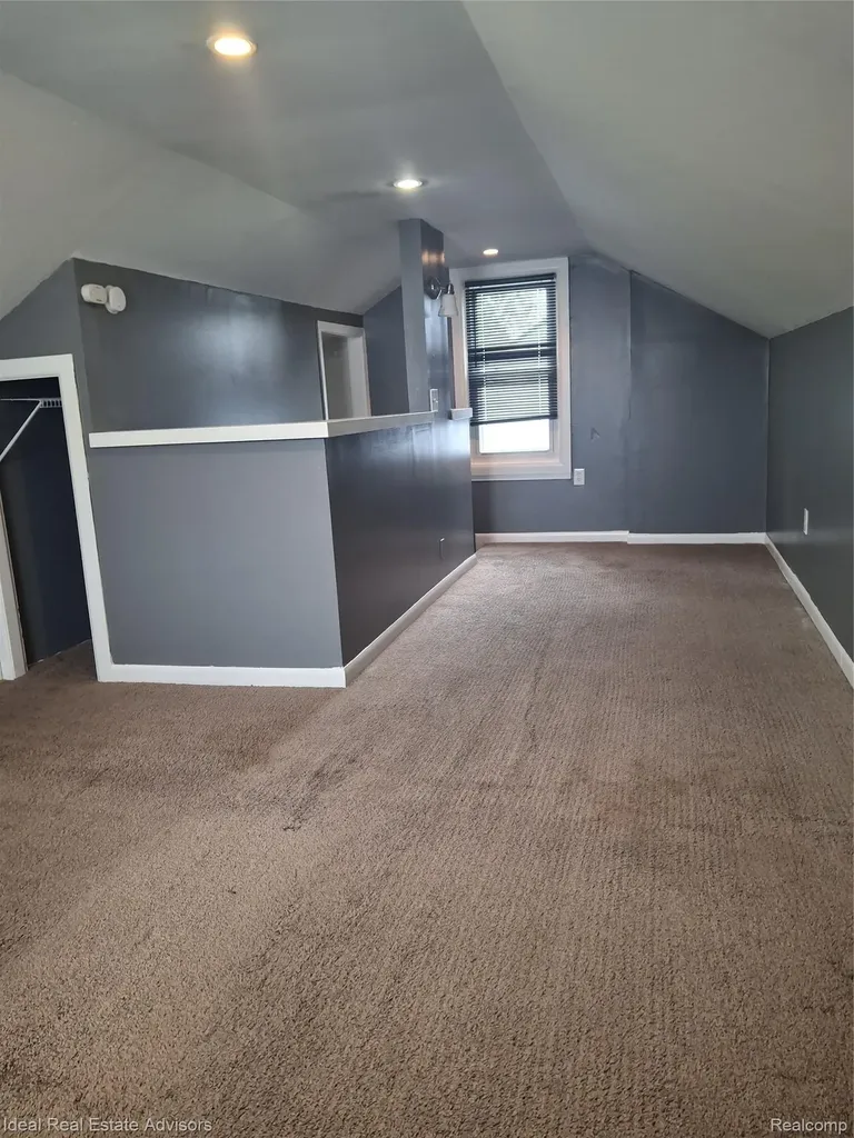 19969 Elkhart Street Harper Woods City MI 48225
