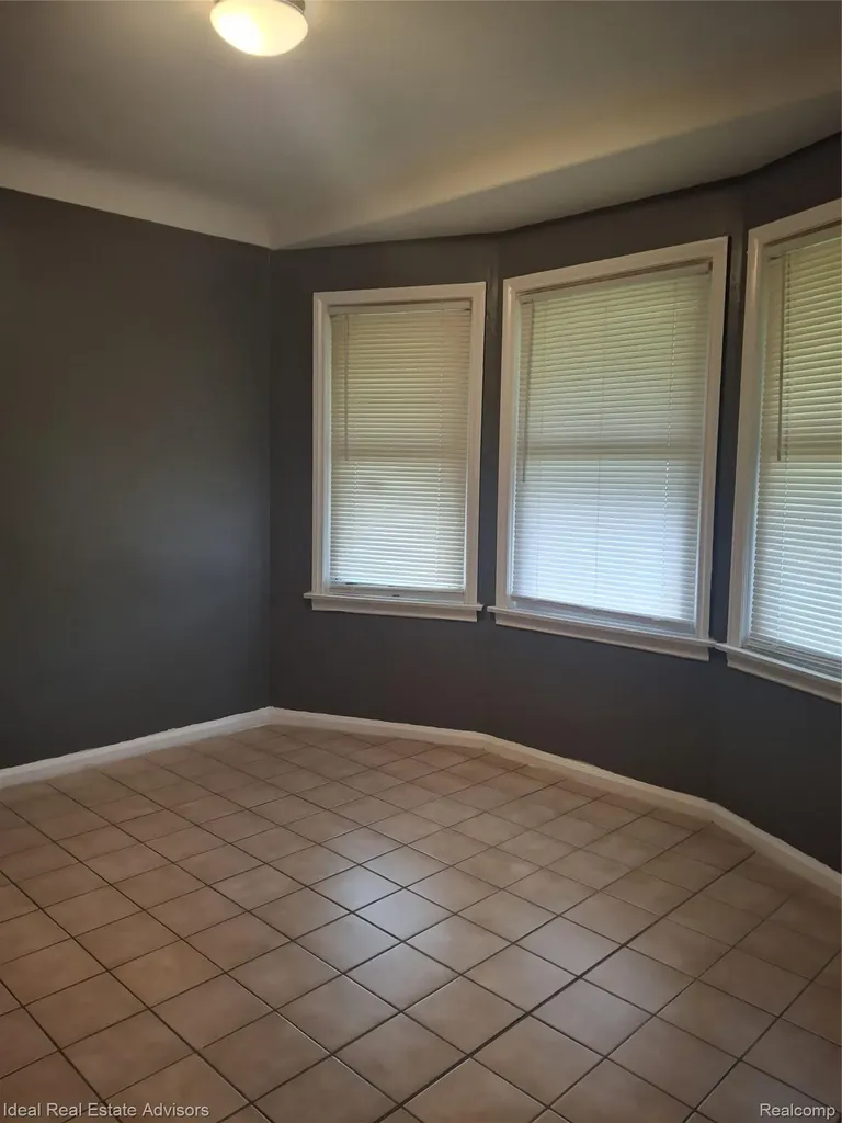 19969 Elkhart Street Harper Woods City MI 48225