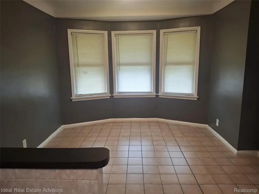 19969 Elkhart Street Harper Woods City MI 48225